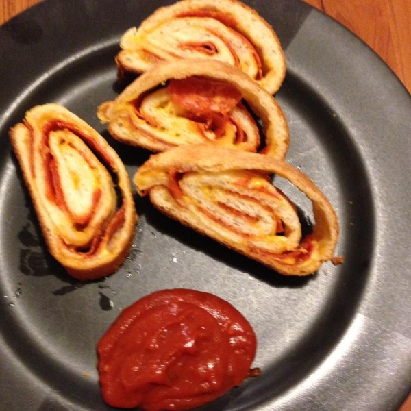 Quick and Easy Pizza Roll