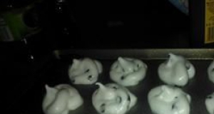 Meringue Kisses I