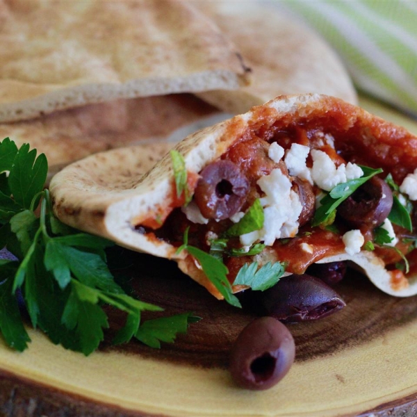 Slow Cooker Mediterranean Meatball Pitas