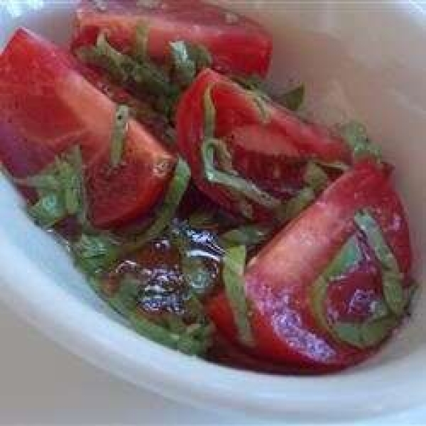 10-Minute Tomato Basil Salad