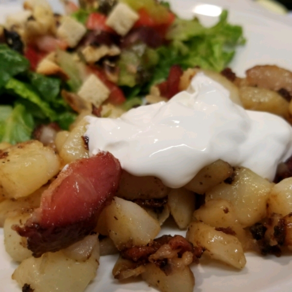 Homefried Potatoes with Garlic and Bacon