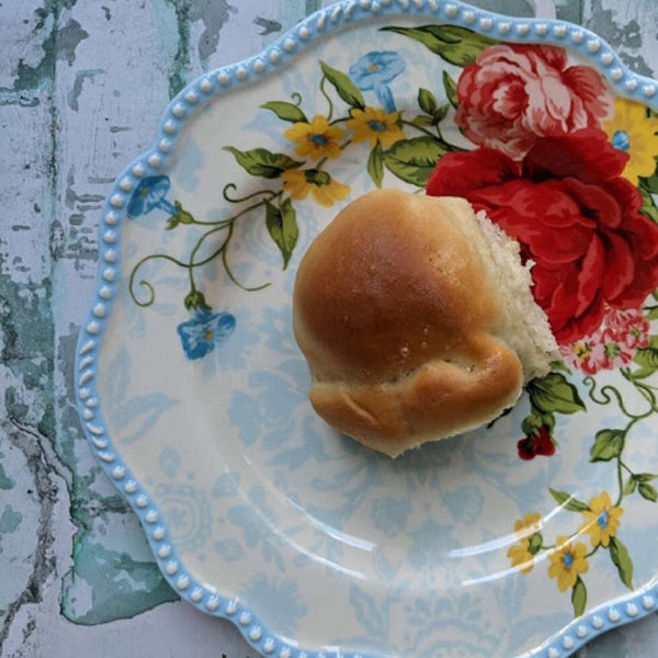 Amish Butter and Egg Dinner Rolls