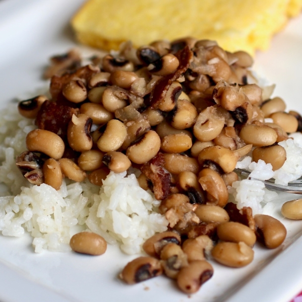 Slow Cooker Black-Eyed Peas with Bacon