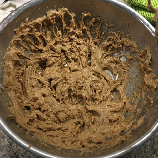 Vegan Fluffy Peanut Butter Frosting