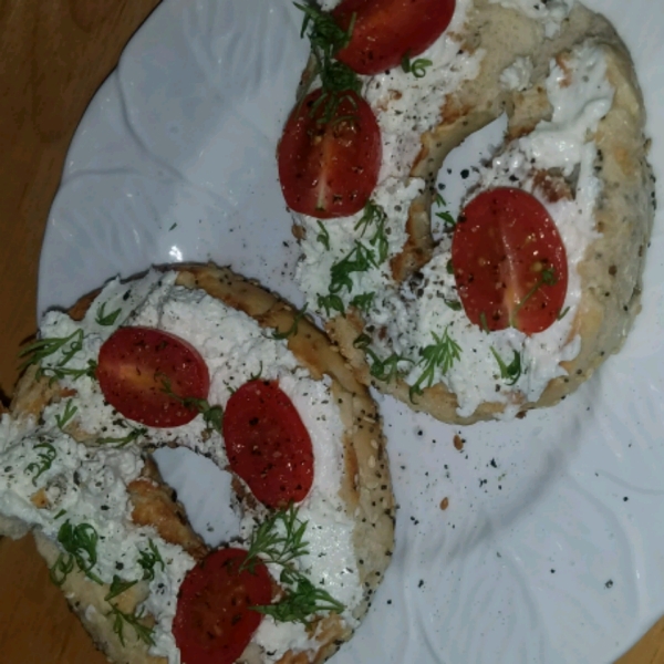 Queenie's Killer Tomato Bagel Sandwich