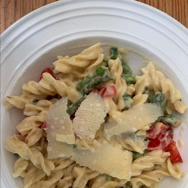 Pasta with Asparagus and Lemon Sauce