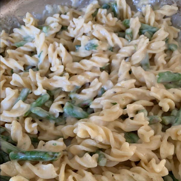 Pasta with Asparagus and Lemon Sauce