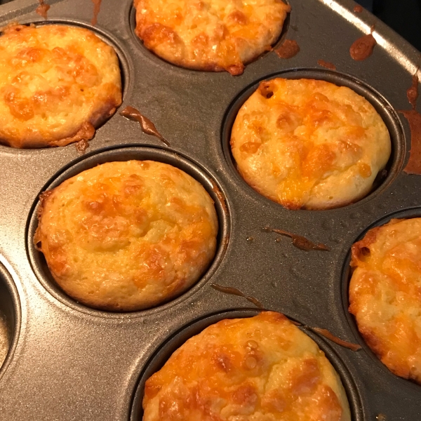 Impossibly Easy Mini Breakfast Sausage Pies