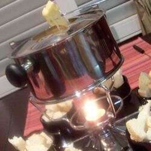 Best Formula Three-Cheese Fondue