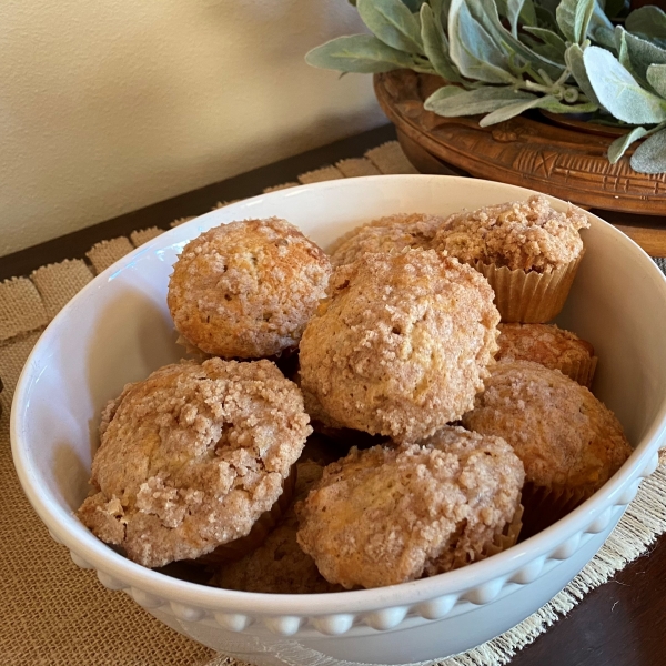 Jumbo Fluffy Walnut Apple Muffins