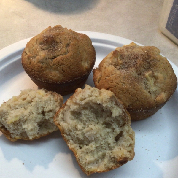 Jumbo Fluffy Walnut Apple Muffins