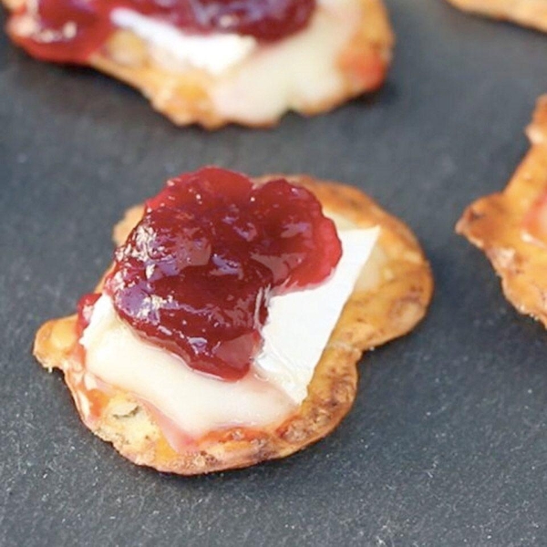Cranberry-Brie Holiday Bites