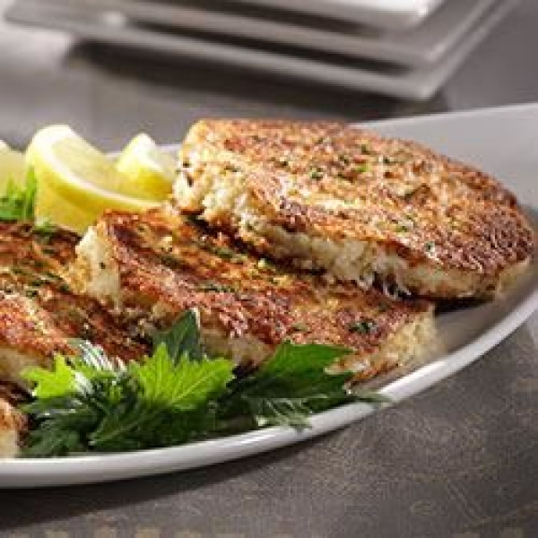 Crab Cakes with Lemon Aioli
