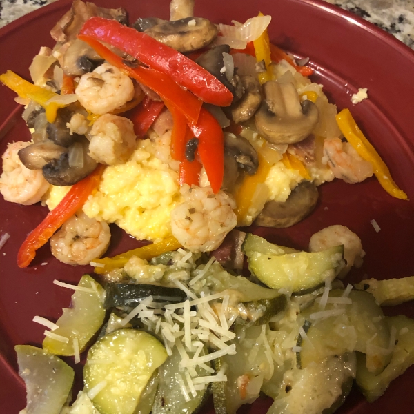 Shrimp and Cheesy Grits with Bacon