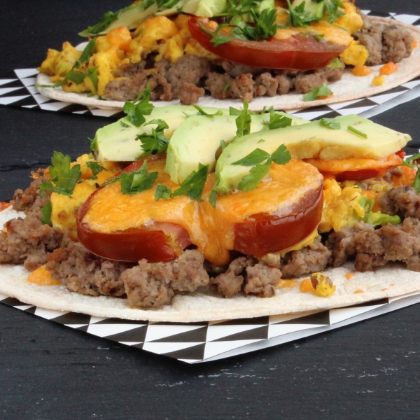 Easy Breakfast Pita Pizzas