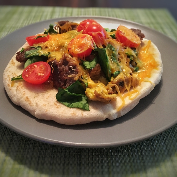Easy Breakfast Pita Pizzas
