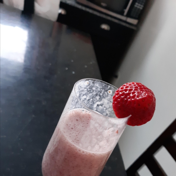 Banana and Strawberry Smoothie