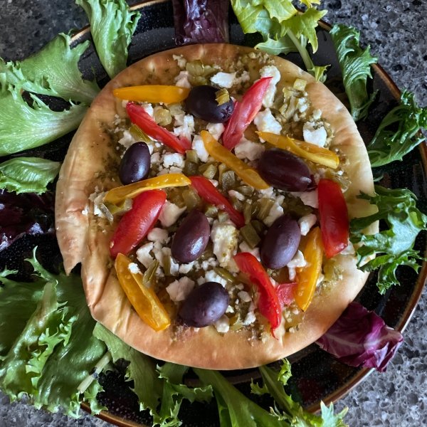 Mediterranean Pesto Pizza