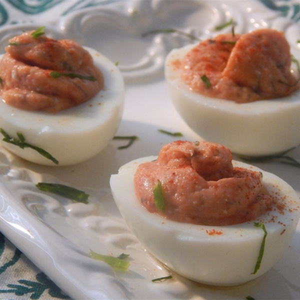 Easy Smoked Salmon Deviled Eggs