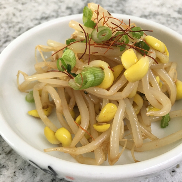 Kongnamool (Korean Soybean Sprouts)