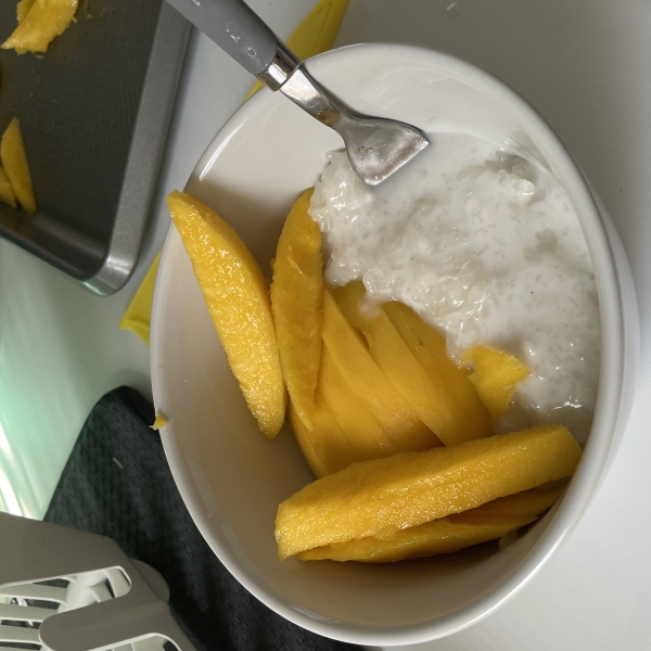Sweet Sticky Rice with Mangoes