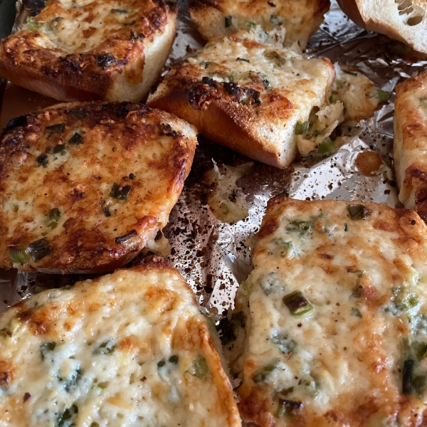 Stef's Super Cheesy Garlic Bread