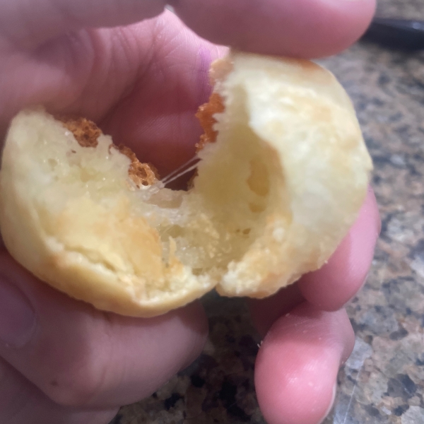 Brazilian Cheese Bread (Pao de Queijo)