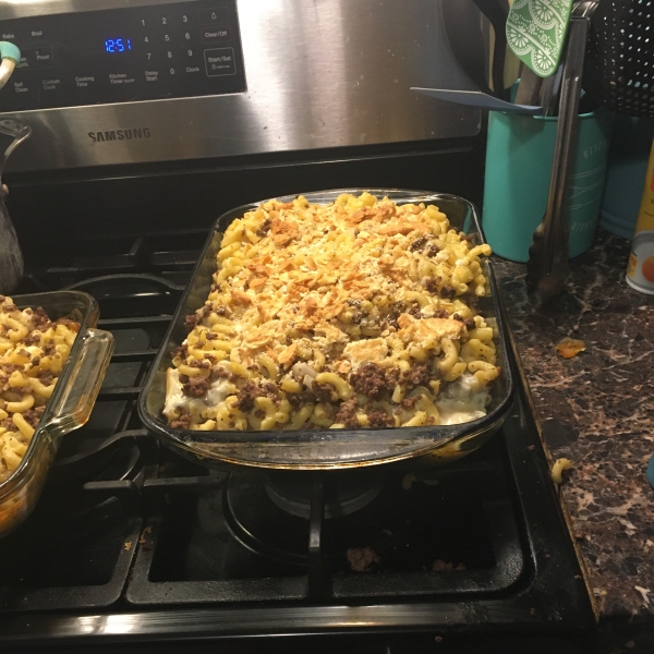 Cheesy Macaroni and Hamburger Casserole