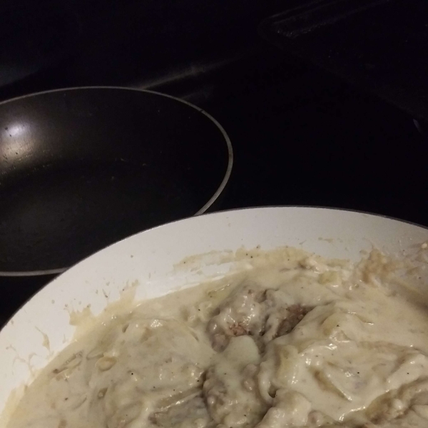 Smothered Round Steak with Gravy