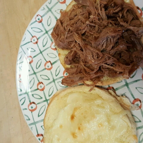 Campbell's® Slow-Cooked Pulled Pork Sandwiches