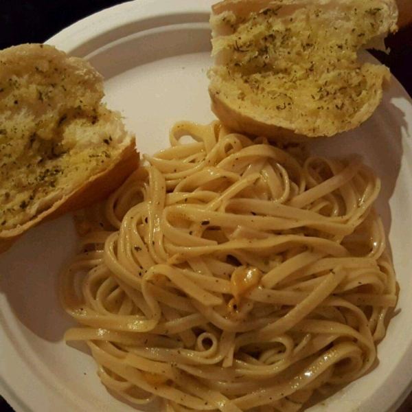 Easy Linguine with White Clam Sauce