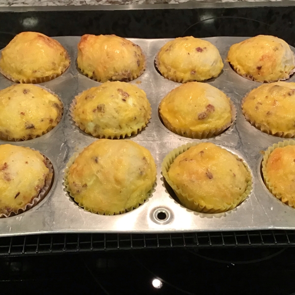 Bacon & Egg Biscuit Cups