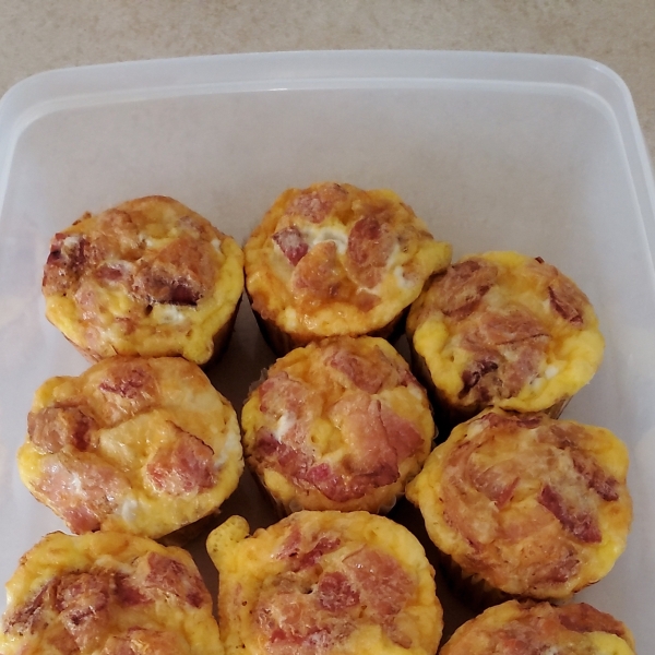 Bacon & Egg Biscuit Cups