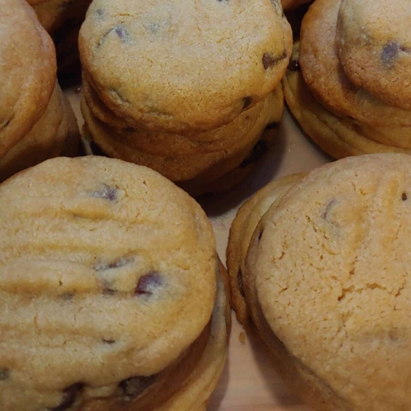 Easy Soft Chocolate Chip Cookies