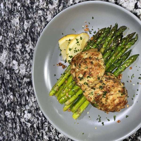 How to Make Maryland Crab Cakes