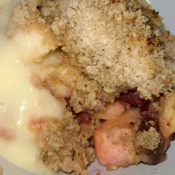 Easy Apple, Pear, and Blackberry Crumble