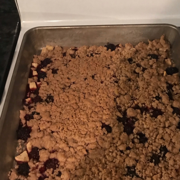 Easy Apple, Pear, and Blackberry Crumble
