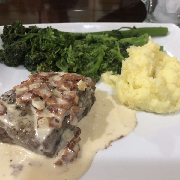 Filet Mignon with Bacon Cream Sauce