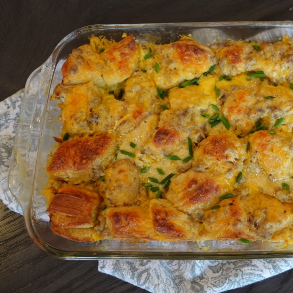 Easy Breakfast Casserole with Biscuits and Gravy