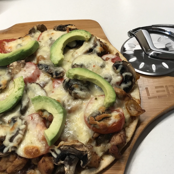 Chicken Fajita Cauliflower Pizza