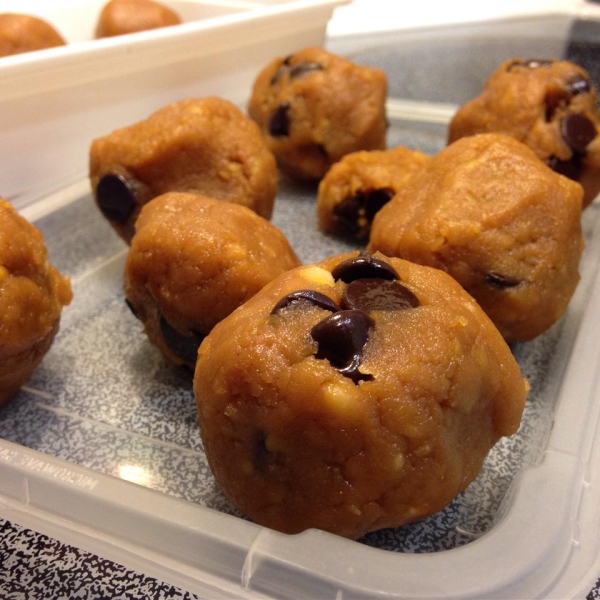 Paleo No-Bake Chickpea Cookie Dough