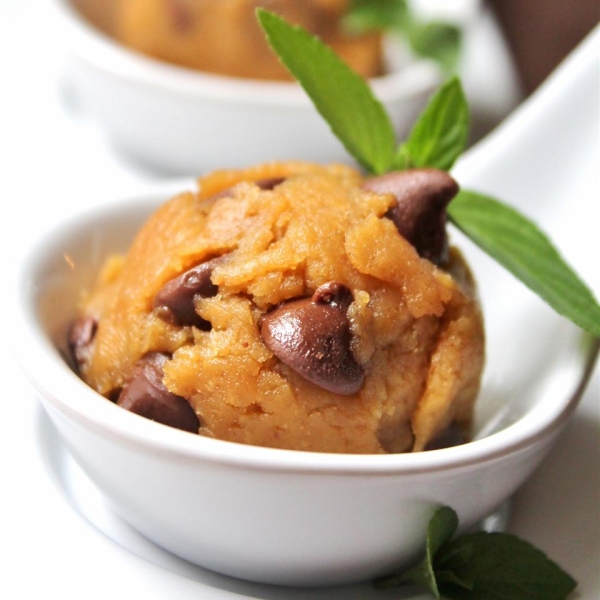 Paleo No-Bake Chickpea Cookie Dough