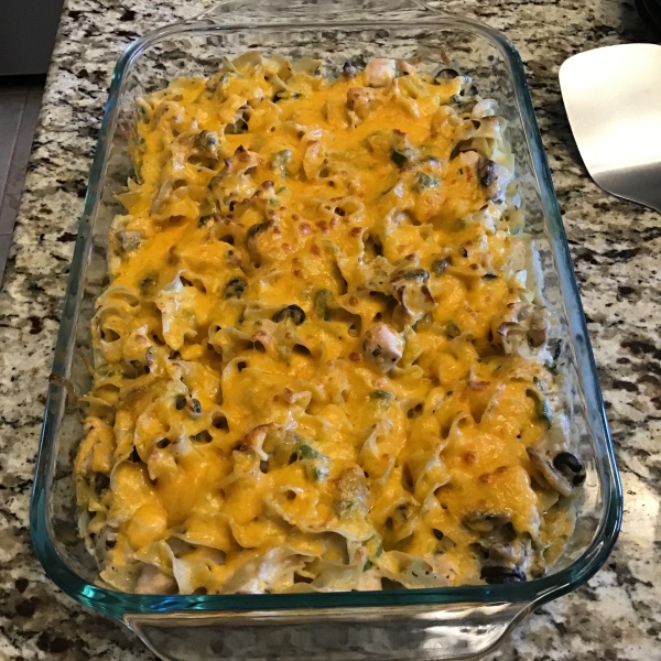 Hearty Chicken and Noodle Casserole