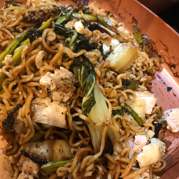Ramen Noodle Stir-Fry with Chicken and Vegetables