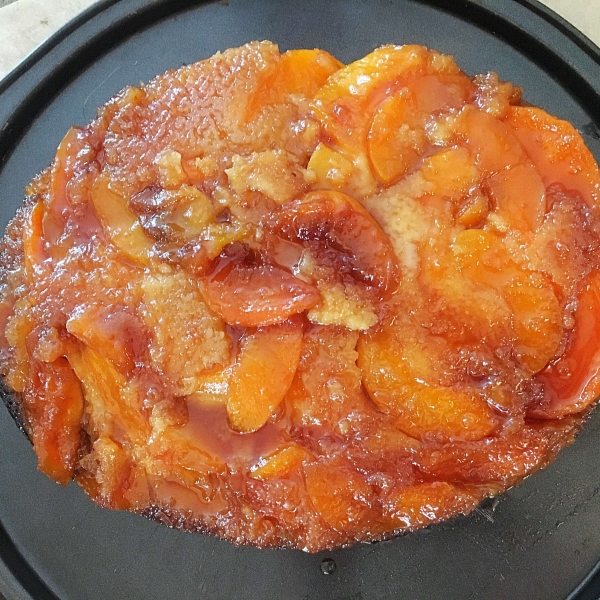 Slow Cooker Peach Upside Down Cake
