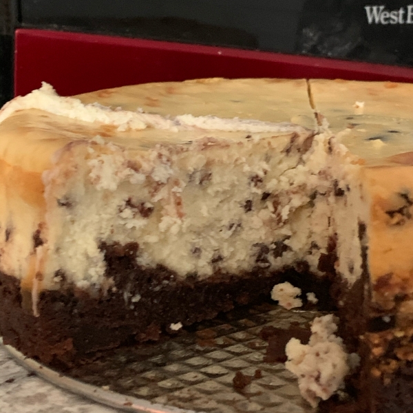 Brownie Chocolate Chip Cheesecake