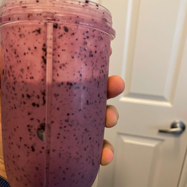 Healthy Blueberry Breakfast Smoothie
