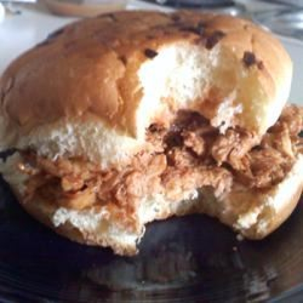 Spicy BBQ Shredded Chicken Sandwiches