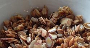 Almond-Raisin Granola