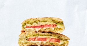 Pesto Piccante Provolone Panini